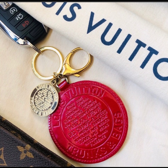LOUIS VUITTON TRUNK Bag Charm - Picture 2 of 16